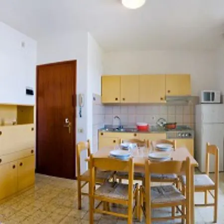 Vega Apartment *